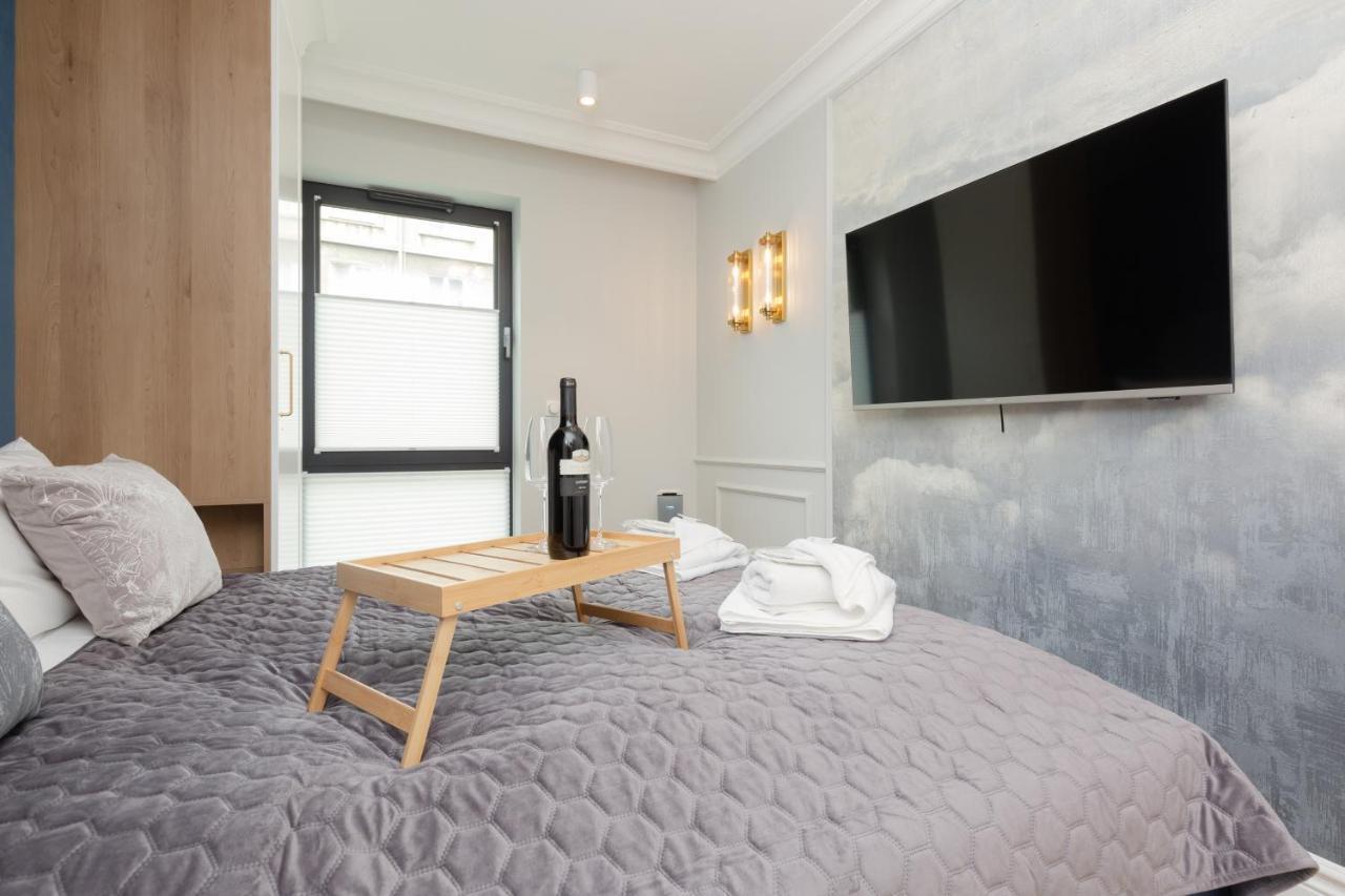 Moderna Central Luxury Apartment With Parking In Gdynia By Noclegi Renters Exterior photo