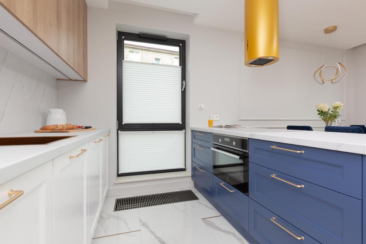 Moderna Central Luxury Apartment With Parking In Gdynia By Noclegi Renters Exterior photo